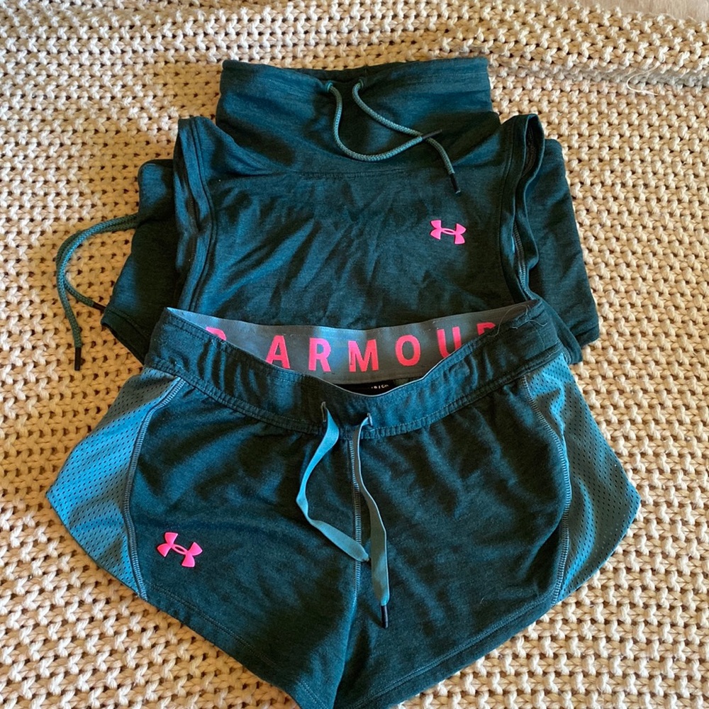 Under Armour matching top and bottoms